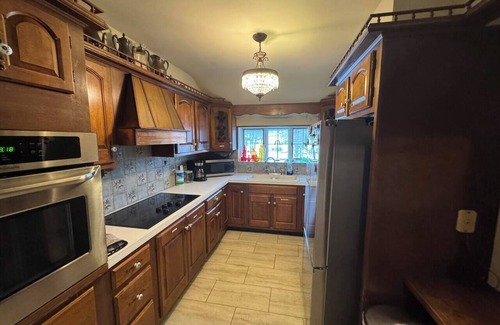 Owosso House | Spacious Riverfront Retreat