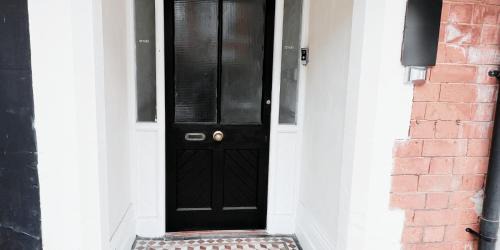 Forest Fields Apartment | Spacious Room at The Burford Hideaway