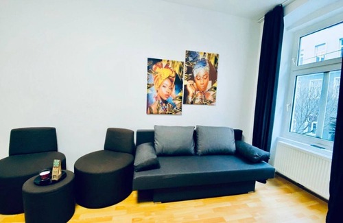 Thurygrund Apartment | Spacious Room for Up to 5 Guests, Währinger Park