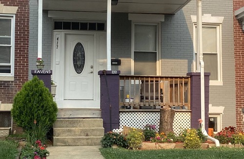 Allendale House | Spacious room in Baltimore near hospitals