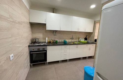 Seixal Apartment | Spacious Room near Cristo Rein