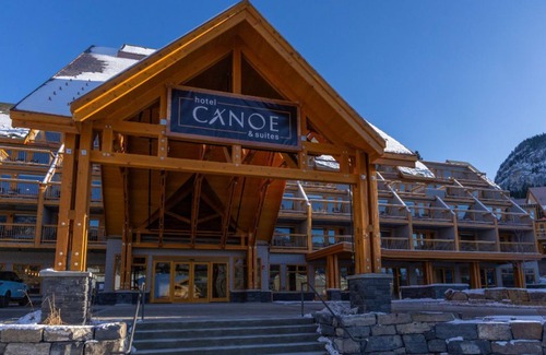 Banff Apartment | Spacious Room w/Mountain View + Private Balcony