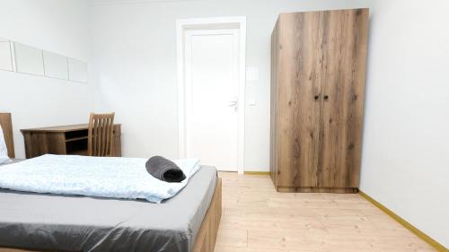Erdberg House | Spacious Rooms - 15 Min from Airport & City Center, 5 Min from Vienna Main-Bus Station EZ9