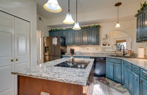North Central Thousand Oaks House | Spacious San Antonio Home w/Patio + Grill!