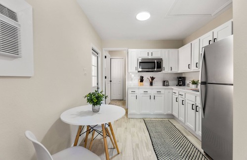 Sarasota Springs House | Spacious Sarasota 5 BR Home w/Heated Pool & Spa