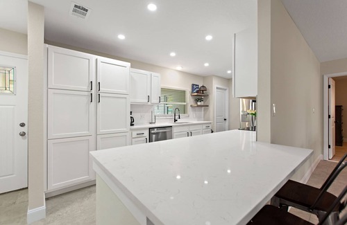 Sarasota Springs House | Spacious Sarasota 5 BR Home w/Heated Pool & Spa