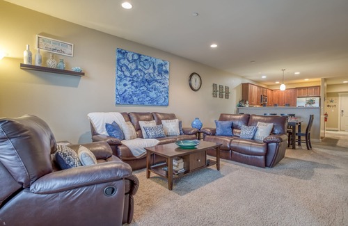 Seaside Condo | Spacious Seaside Condo has Riverfront Views, Queen Suite, Just Blocks from Beach