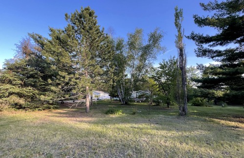 Cass Lake House | Spacious seasonal home on 1.5 acres. Near Hwy 2 between Bemidji & Cass Lake.
