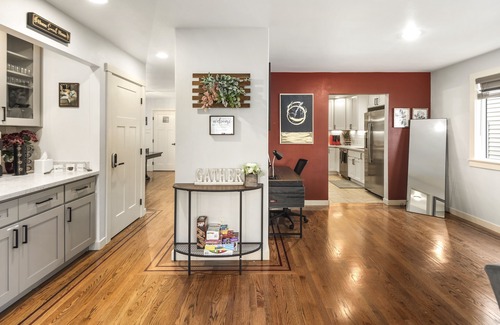 Rainier Valley House | Spacious Seattle Home W/Gameroom ~ Near Sea-Tac Airport! 5BD 3.5BA