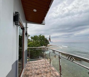 Lila House | Spacious Seaview Studio in Lila, Bohol