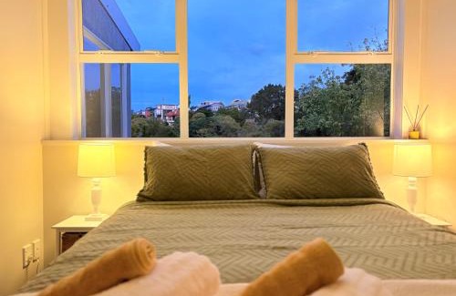 Kohimarama House | Spacious & Secluded Bush-View Suite in Kohimarama