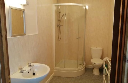 Pont-ar-gothi Apartment | Spacious Secluded Stay in the Countryside