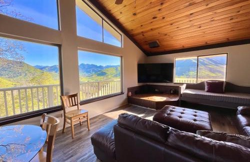 Three Rivers House | Spacious sequoia Park retreat, best panoramic views
