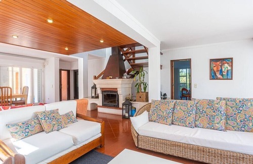 Caixas Villa | Spacious Sesimbra Villa | 5 Bedrooms | Villa Flora | Situated in Portuguese Countryside | 40km to Li