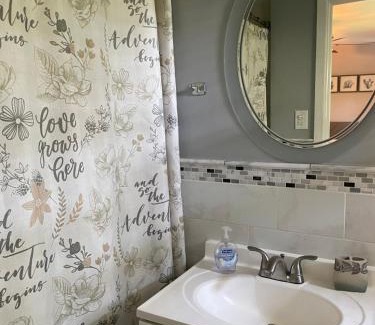 Fort Washington Villa | Spacious single family home close to VA and DC 5mins to MGM