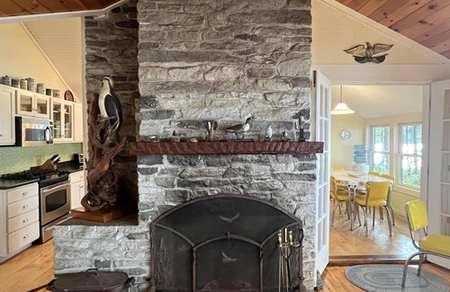 Harpswell House | Spacious single-story cottage with ocean views, large screen porch, and a quiet location.