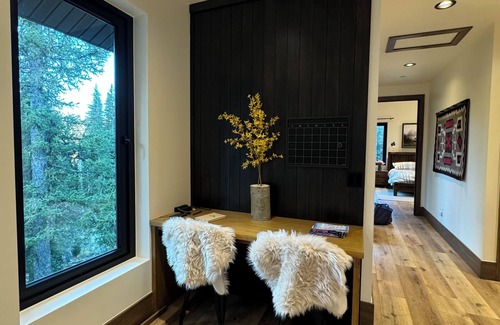 Salt Lake Mountain Resorts Cabin | Spacious ski cabin offers serenity & proximity to Utah's favorite ski town!