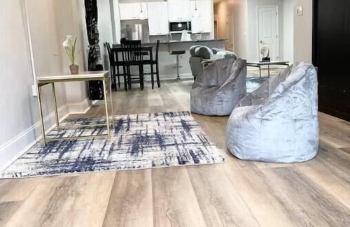 Inner Harbor Apartment | Spacious-Skylight Loft Inner Harbor Downtown