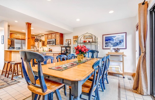 Cottonwood Heights House | Spacious split-level townhome with private hot tub & game room -close to canyons