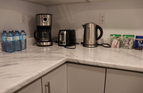 Thorold Apartment | Spacious stay, 15 min to Niagara Falls & US border (Basement Apartment)