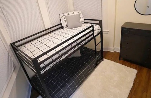 Tower Grove East House | Spacious STL Sleepaway-5BR/8beds