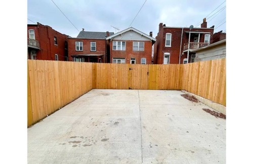 Tower Grove East House | Spacious STL Sleepaway-5BR/8beds