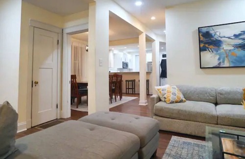 Tower Grove East House | Spacious STL Sleepaway-5BR/8beds