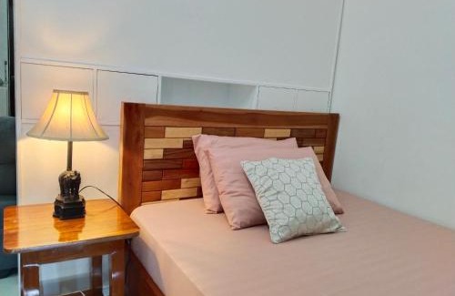 Mariveles Apartment | Spacious Studio Camaya Coast Beach Condo 203, Sea View with Balcony