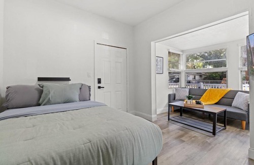 Ybor City Apartment | Spacious Studio Flat in Cigar City with Parking
