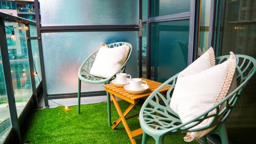 Fort York Apartment | Spacious Studio in the Heart of Downtown Toronto