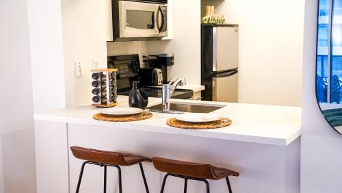 Fort York Apartment | Spacious Studio in the Heart of Downtown Toronto
