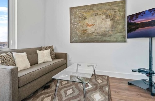 White Plains Apartment | Spacious Studio | Kitchen + Laundry | Downtown White Plains