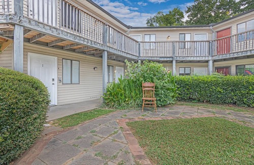 Huntsville Apartment | Spacious Studio near Huntsville Botanical Gardens