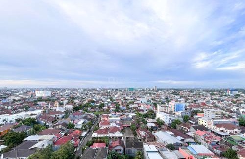Panakkukang Apartment | Spacious Studio Room at Vida View Makassar Apartment By Travelio