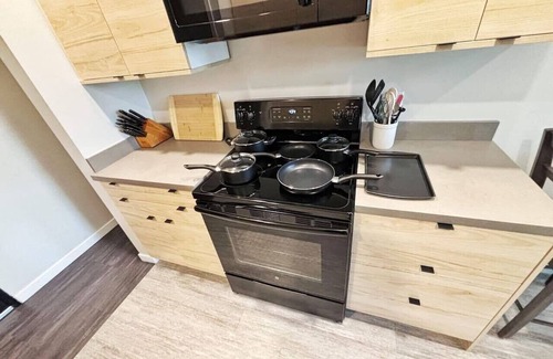 Downtown Des Moines Apartment | Spacious Studio Unit in Des Moines