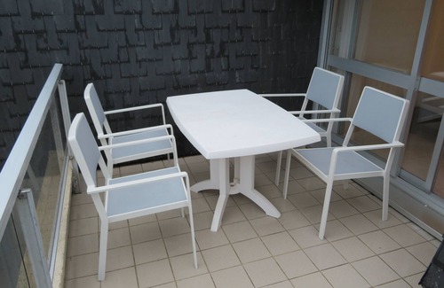 Benodet Apartment | SPACIOUS STUDIO WITH BALCONY with small sea view