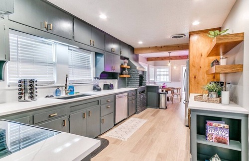 Central Oklahoma City House | Spacious Stunner w/Hot Tob. Sleeps 8.