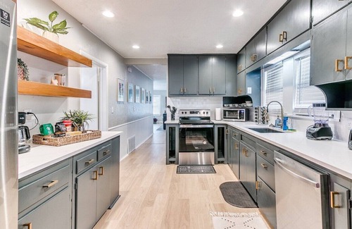 Central Oklahoma City House | Spacious Stunner w/Hot Tob. Sleeps 8.