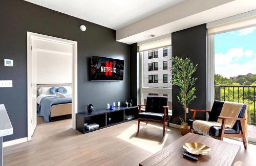 Downtown Minneapolis Apartment | Spacious & Stylish 2bedroom Condo In Downtown Minneapolis, Minutes From Minneapolis Convention Center & US Bank Arena