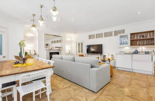 West Kensington Apartment | Spacious & Stylish 3-Bedroom Apartment in Prime West Kensington Location