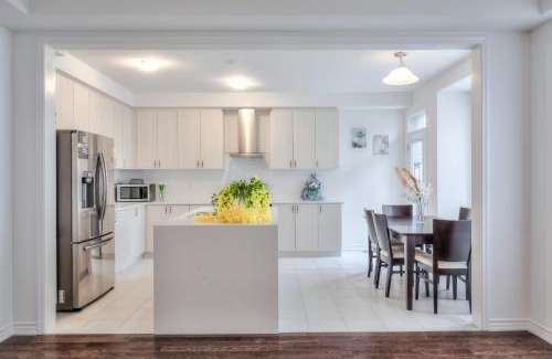 Pickering Villa | Spacious & Stylish 4BR Villa-Sleep 9-Free Parking