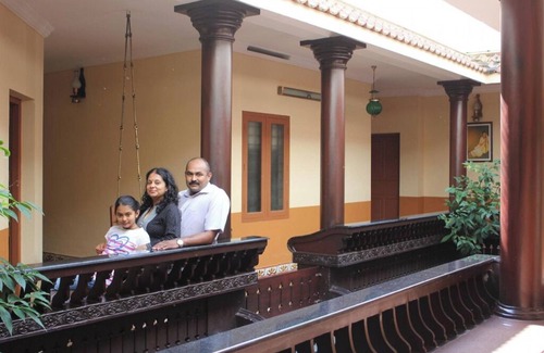 Vaikom House | Spacious & Stylish 5-Bedroom Home