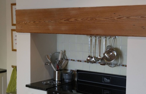 Portrush Cottage | Spacious, stylish Copperpot Cottage: Autumn and Xmas stays booking now!