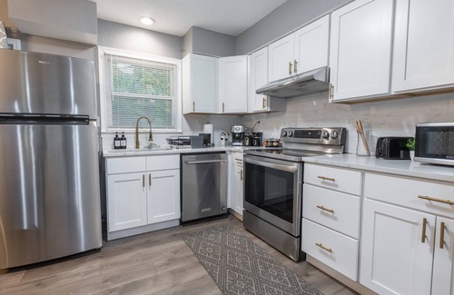 Overland Park House | Spacious, Stylish 3BR w/Game Rmn