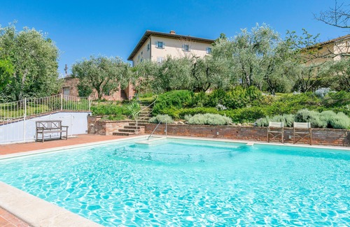 Lari Apartment | Spacious, stylish vacation apartment in beautiful Tuscany.