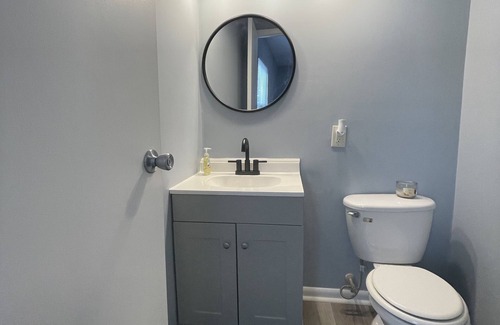 Lafayette House | Spacious suburb home close to lots of restaurants, Downtown, and Purdue!