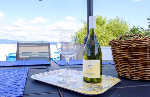Vernon House | Spacious suite with roof top terrace over looking beautiful Swan Lake