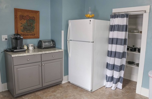 Davenport Apartment | Spacious sunny 2-bedroom apartment with all the comforts of home