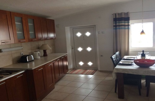 Drazin Vrt Apartment | Spacious, sunny apartment in Perast with amazing sea and mountain views