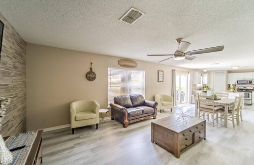 Spring Hill House | Spacious Sunshine Estate*Pool*Beaches*Near Springs